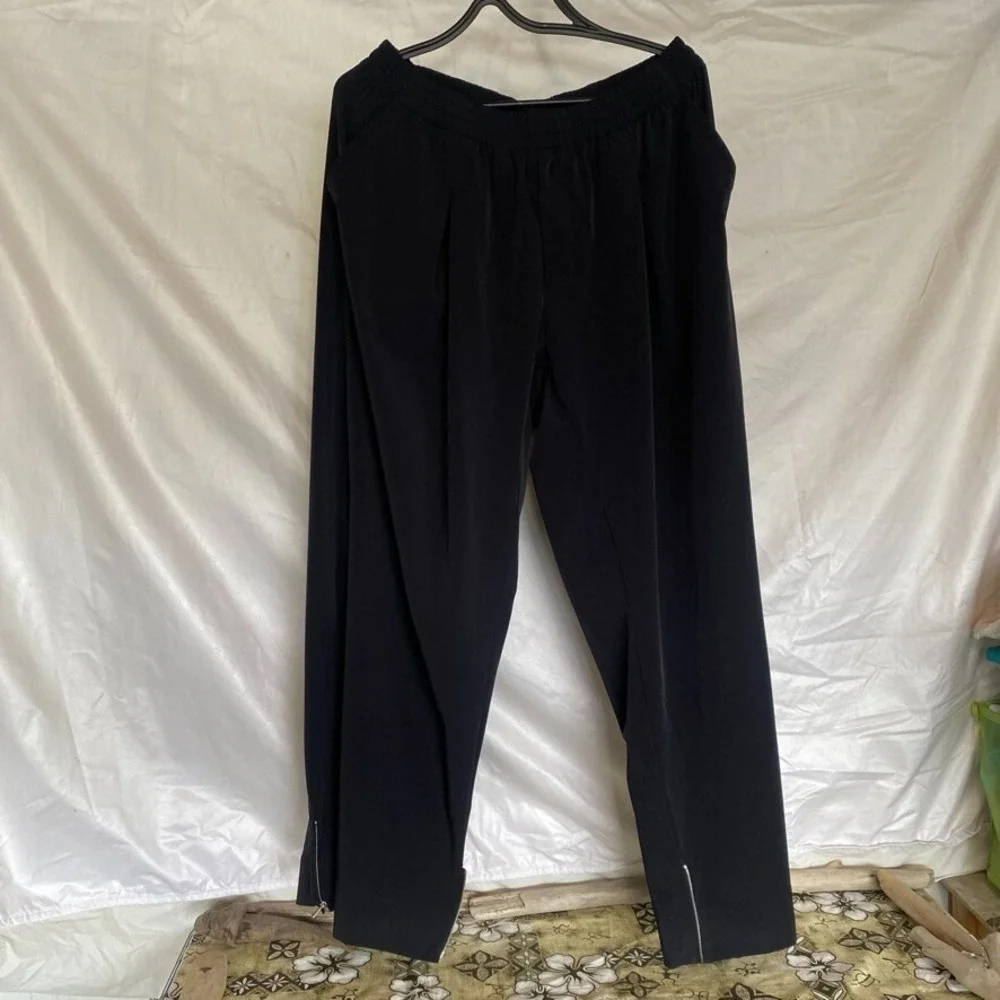 Nike Italy XL Elevated Capri Jogger Zip Ankle